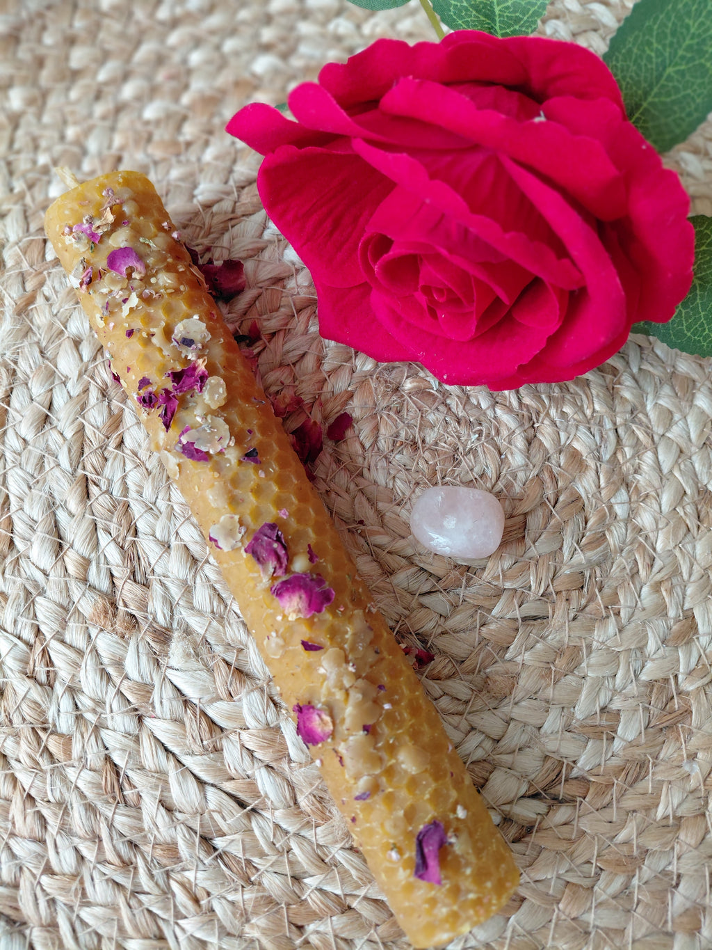 Vela ritualizada para el amor, armonia con rosas, ylang ylang y brezo