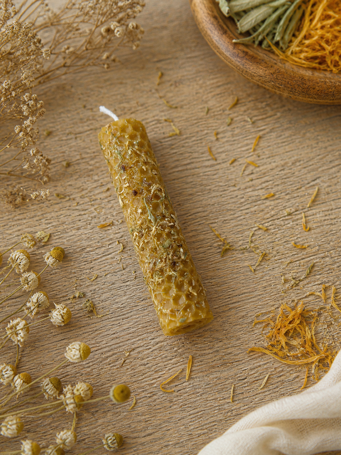 Vela de miel de caléndula y manzanilla